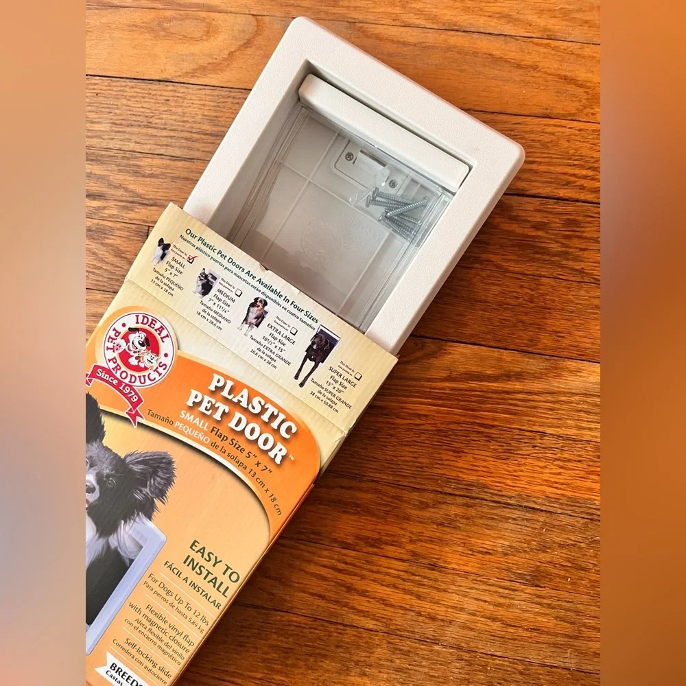 NEW - Ideal Pet Products Plastic Pet Door small